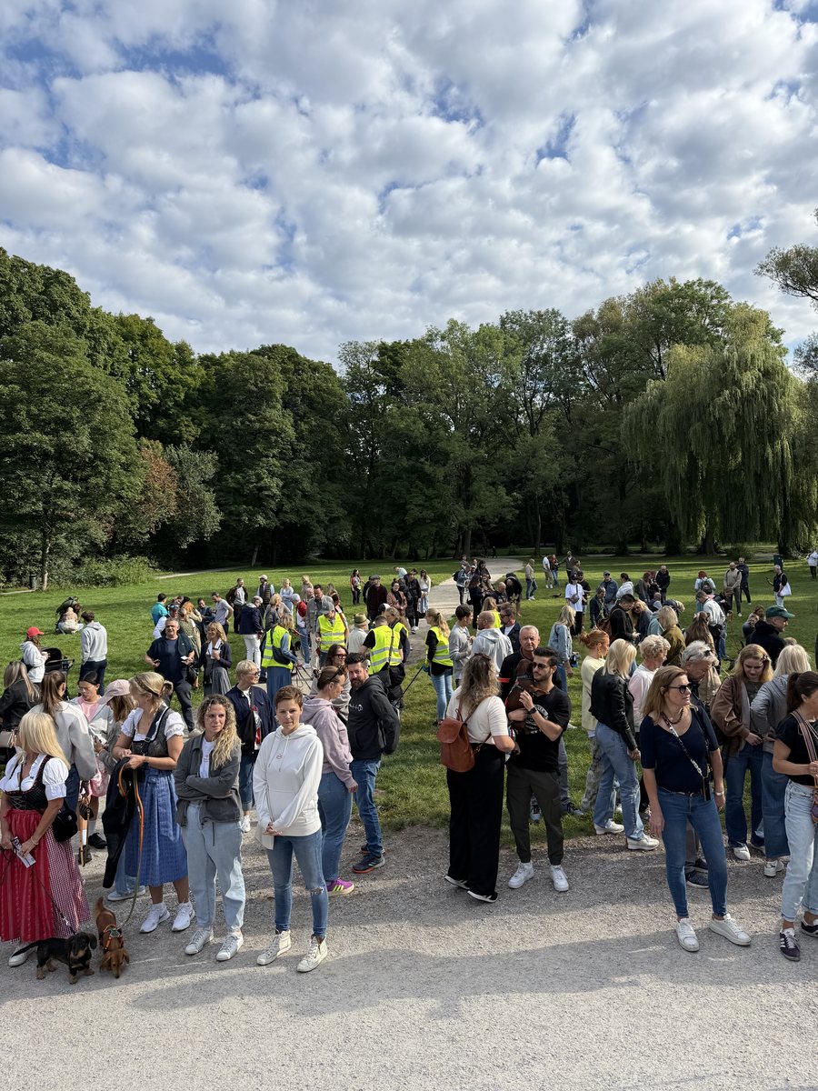 Dackel-Spaziergang im Englischen Garten München