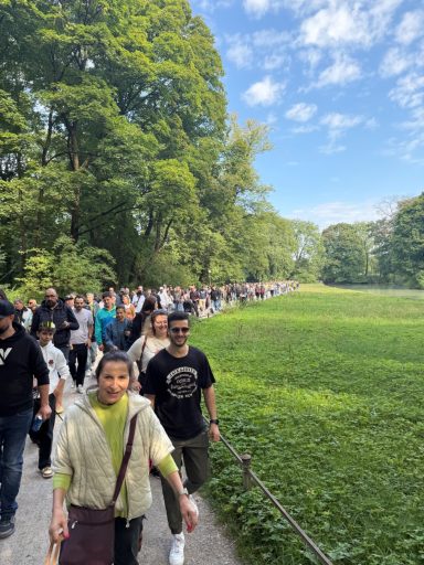 Dackel beim WienerWalk im Englischen Garten 